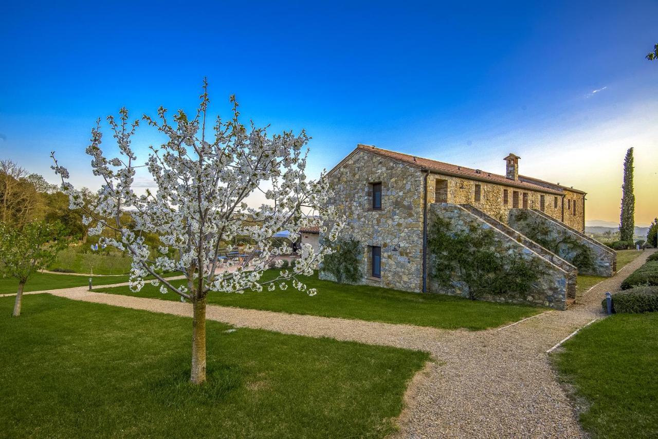 Podere Carceroni Guest House Poggi del Sasso Exterior photo