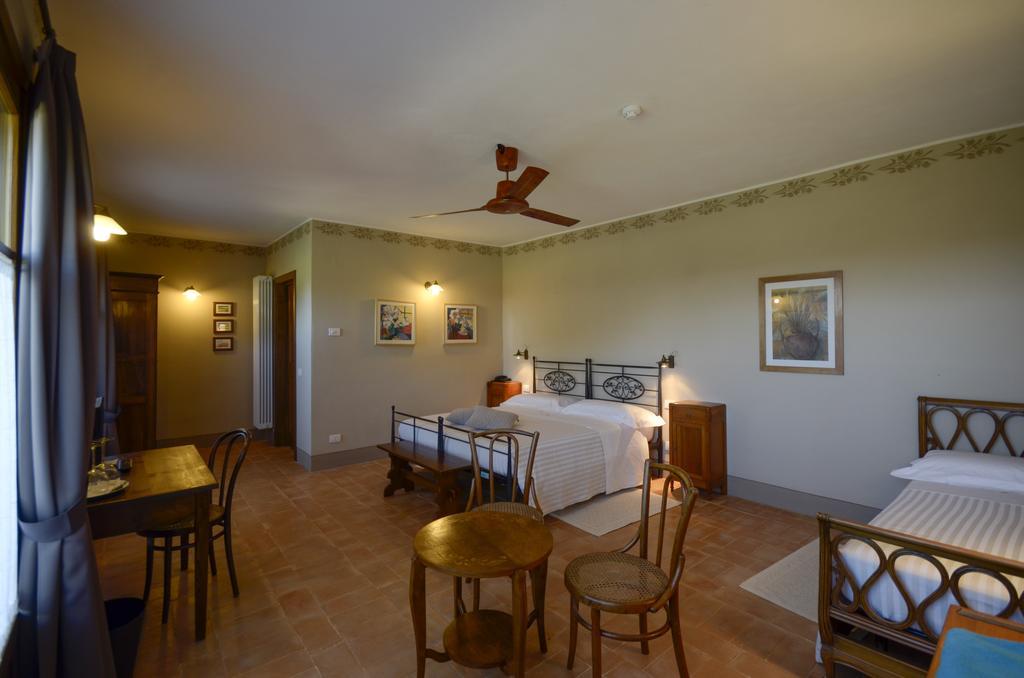 Podere Carceroni Guest House Poggi del Sasso Room photo